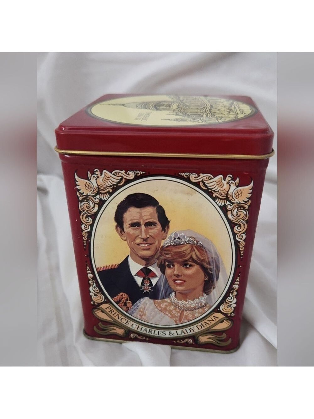 Lyons Tea Prince Charles and Lady Diana Royal Wedding Blend Tea Tin Vintage NICE